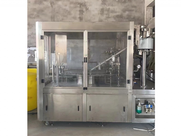 自立袋吸嘴自動灌裝機(jī)